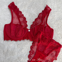 Charger l'image dans la galerie, Notre ensemble deux pièces de lingerie coquine est idéal pour passer votre journée en total confort et ultra chic à la fois !