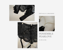 Charger l'image dans la galerie, Photo détails de l'ensemble de lingerie en dentelle noire et perles laissant apparaitre la poitrine et le bas pour une séduction totale lors de votre soirée avec votre amoureux.