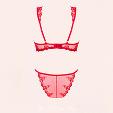 Charger l'image dans la galerie, Une dentelle fine, résistante et extraordinaire pour cette lingerie sexy pour femme de la collection Lonesia.