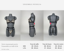Charger l'image dans la galerie, Ensemble de lingerie Nudelia avec porte-jarretelles de la marque Obsessive, disponible sur notre site en ligne en taille S/M et L/XL.