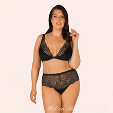 Charger l'image dans la galerie, Plusieurs tailles et même des tailles XXXL sont disponibles pour ce magnifique ensemble de lingerie en dentelle noire de la collection Klarita.