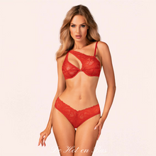 Charger l'image dans la galerie, Un ensemble de lingerie magnifique fabriqué en dentelle rouge à motif floral confortable.