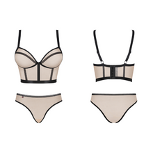 Charger l'image dans la galerie, Achat ensemble de lingerie femme deux pièces comportant un soutien-gorge bustier et une culotte beige en tulle transparent assorti. Disponible sur notre boutique de lingerie loveshop chic au meilleur prix.