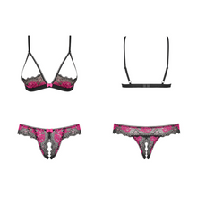 Charger l'image dans la galerie, Ensemble de lingerie érotique pour femme comportant un soutien-gorge en dentelle ouvert au niveau de la poitrine et un string fendu à l'entrejambe pour épater votre partenaire !