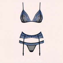 Charger l'image dans la galerie, Ensemble de lingerie sexy en dentelle noir et bleu pour femme de la collection Nathalie.