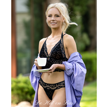 Charger l'image dans la galerie, Vous recherchez un ensemble de lingerie pour femme sauvage et chic ? Voici l'ensemble deux pièces de la collection Giully.