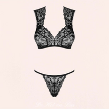 Charger l'image dans la galerie, Superbe jeu très graphique de dentelle et tulle plumetis ajourés, en contraste avec des aplats géométriques noirs et opaques.