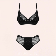 Charger l'image dans la galerie, Notre ensemble de lingerie Laurise est fabriqué à partir de tissu noir élastique et d'une douce dentelle.