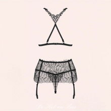 Charger l'image dans la galerie, Sexy ensemble de lingerie en dentelle noir Charline pour femme.
