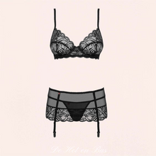 Charger l'image dans la galerie, L'ensemble sexy chic en dentelle noir Camille de la marque Obsessive pour femme.