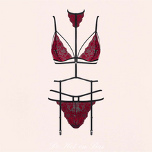 Charger l'image dans la galerie, Vente ensemble guêpière en dentelle rouge et noire. Les jarretelles sont extensibles et réglables pour s'ajuster correctement à vous.