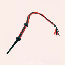 Charger l'image dans la galerie, Poignée rigide avec garde et culot arrondis tressés de noir.