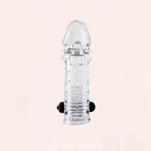 Charger l'image dans la galerie, Positionnez cette gaine de pénis vibrante, transparente avec picots sur votre gode, dildo ou sextoy pour de meilleures sensations avec !