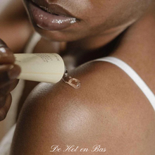 Charger l'image dans la galerie, Revitalisez votre zone intime grâce aux propriétés hydratantes de l'acide hyaluronique. Une formule qui maintient vos tissus bien lubrifiés et humides, améliorant l'hydratation et l'élasticité.