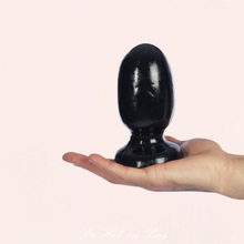 Charger l'image dans la galerie, Plug large de 13 cm de long et 6.5 cm de diamètre pour forte pénétration.