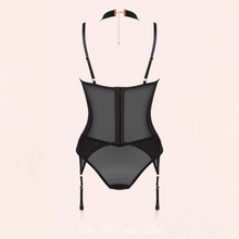 Charger l'image dans la galerie, La guêpière dispose de plusieurs agrafes à l'arrière pour un ajustement parfait et un corset parfaitement fermé.