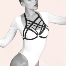 Charger l'image dans la galerie, Harnais de corps de la marque Bijoux pour toi pour tenue érotique.
