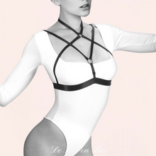 Charger l'image dans la galerie, Harnais de corps pour femme en tissu élastique. Effet soutien-gorge et jock-strap. Couleur. Noir.
