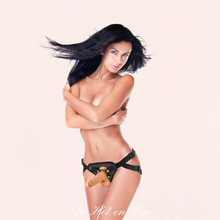 Charger l'image dans la galerie, Muni de deux anneaux de tailles différentes pour recevoir la quasi totalité des modèle, ce harnais universel de gode ceinture se réglera selon votre morphologie pour qu'il reste bien en place.