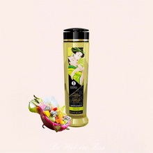 Charger l'image dans la galerie, Huile de massage non grasse pour des moments érotiques au doux parfum Fusion d'Asie.