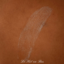 Charger l'image dans la galerie, Cette huile sèche brillante peut être délicatement appliquer sur les parties intimes sans aucun risque.