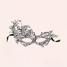 Charger l'image dans la galerie, Le masque loup Aurore est séduisant pour jouer un jeux de rôle avec votre partenaire.