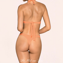 Charger l'image dans la galerie, Maillot de bain de couleur corail, orange pour femme. Disponible en taille S, M et L pour une ajustement parfait.