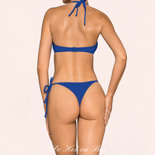 Charger l'image dans la galerie, Vente maillot de bain string sexy bleu pour femme, disponible en taille S, M, L et XL pour un ajustement parfait.