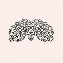 Charger l'image dans la galerie, Masque Dalida en vinyle réutilisable est un accessoire sexy pour votre tenue de lingerie coquine.