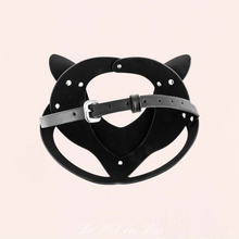 Charger l'image dans la galerie, Ce masque érotique BDSM est confortable, il se règle et s'adapte parfaitement à votre taille avec une sangle fine et douce à l'arrière.