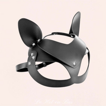 Charger l'image dans la galerie, De Hot en Bas vous propose ce masque à l'effigie du célèbre personnage SM Catwoman disponible à petit prix sur notre loveshop Français.