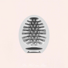 Charger l'image dans la galerie, Dotés d'une texture semblable à celle de la peau, nos SF Masturbator Eggs apportent du plaisir à la fois au corps du pénis et à son extrémité. Des formes intérieures variables surprennent et ravissent grâce à des sensations nuancées. Et grâce à la cyber-peau innovante, il n'est pas nécessaire d'ajouter du lubrifiant.