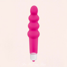 Charger l'image dans la galerie, Petit mais puissant ce mini vibromasseur à piles de couleur rose est parfait comme premier sextoy.