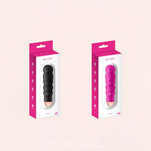Charger l'image dans la galerie, Un choix unique de mini vibromasseur ondulé My First pour femme disponible dans notre magasin De Hot en Bas.