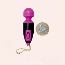 Charger l'image dans la galerie, Vente petit stimulateur vibrant wand pour masser le corps entier en format de poche, porte-clés pour l'avoir absolument toujours avec vous et n'importe ou !