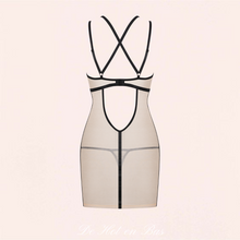 Charger l'image dans la galerie, La nuisette se ferme par agrafes au niveau du dos pour un ajustement parfait sur votre corps.