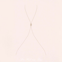 Charger l'image dans la galerie, Craquez pour les bijoux de corps doré en finition de haute qualité : chaînes de corps, chaînes de taille, chaînes de dos doré pour femme.
