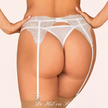 Charger l'image dans la galerie, Le string et les bas ne sont pas inclus dans le coffret de ce beau porte-jarretelles en dentelle.