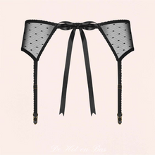Charger l'image dans la galerie, Le porte jarretelle, l'accessoire indispensable pour une lingerie ultra sensuelle.