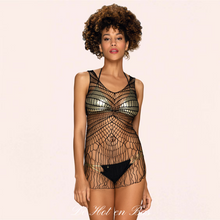 Charger l'image dans la galerie, La robe de plage en résille noire est disponible en taille unique, elle conviendra pour les tailles S, M et L.