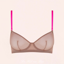 Charger l'image dans la galerie, Le soutien-gorge balconnet en forme de corbeille est à armature.