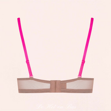Charger l'image dans la galerie, Ce soutien-gorge de la marque Maison Close est idéal à porter en journée ou en soirée avec votre partenaire.