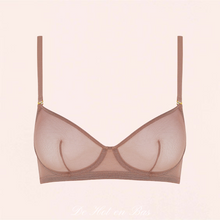 Charger l'image dans la galerie, Le soutien-gorge est disponible en plusieurs taille pour un confort et un ajustement parfait de votre silhouette.