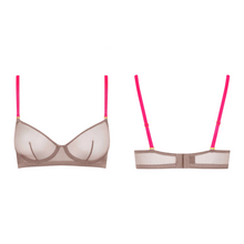 Charger l'image dans la galerie, Dotés d'armatures, les bonnets offrent un joli galbe rond de la poitrine tout en proposant un décolleté horizontal incroyablement séduisant.
