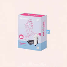 Charger l'image dans la galerie, Que ce soit pour utiliser en voyage ou se faire plaisir à la maison, le Satisfyer Pro Traveller est un compagnon idéal - peu importe où vous êtes.