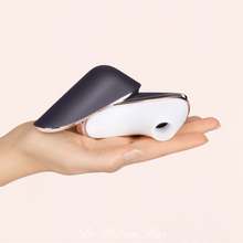 Charger l'image dans la galerie, Le stimulateur Pro Traveler de la marque Satisfyer est puissant pour vos moments intimes solo à petit prix.