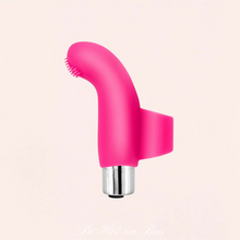 Charger l'image dans la galerie, Magnifique stimulateur doigt de couleur rose avec une forme de cœur avec de petits picots pour une meilleure stimulation du clitoris.