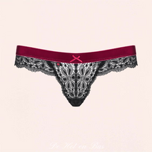 Charger l'image dans la galerie, String en dentelle noir fine et douce pour femme.