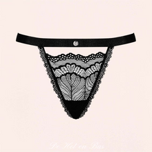 Charger l'image dans la galerie, String noir en dentelle fine transparente avec une lanière épaisse pour un bon maintien sur vos hanches.