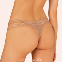 Charger l'image dans la galerie, Ce magnifique string comporte deux sangles sur les hanches pour une mise en valeur de votre silhouette.